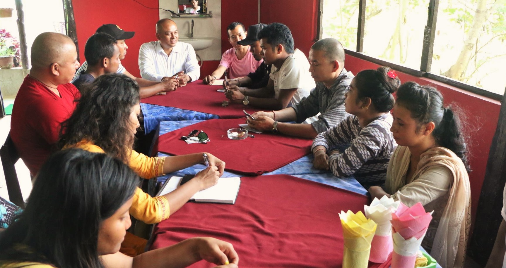 देशभरिका थारु पत्रकारहरुको भेला सौराहामा