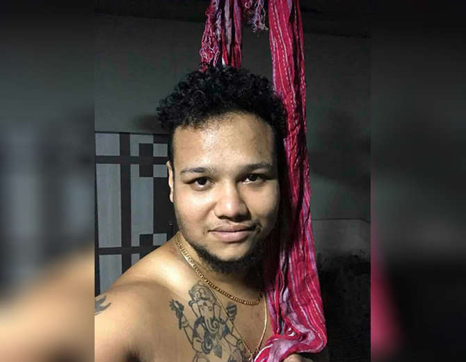 लाइभ प्रसारण गरेर झुण्डिएर मर्न खोज्दा…