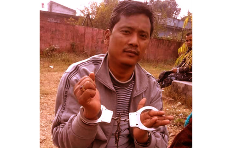 टीकापुर घटनाका राजबन्दी लक्ष्मण थारुको घर-जग्गा लिलाम हुँदै