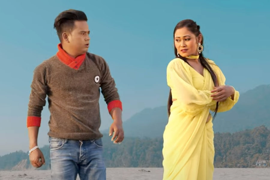 श्रीनिवास र अन्नुको गीतमा निर्देशक दम्पतिको अभिनय