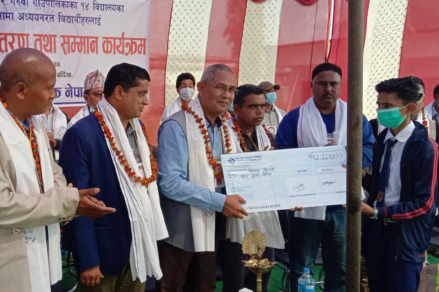 युनिक नेपालद्वारा ९ लाखको छात्रवृत्ति प्रदान, पूर्वमन्त्री डा. गोपाल दहितद्वारा वितरण