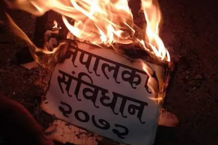 थारुहरुले असोज ३ गते संविधान जलाउने