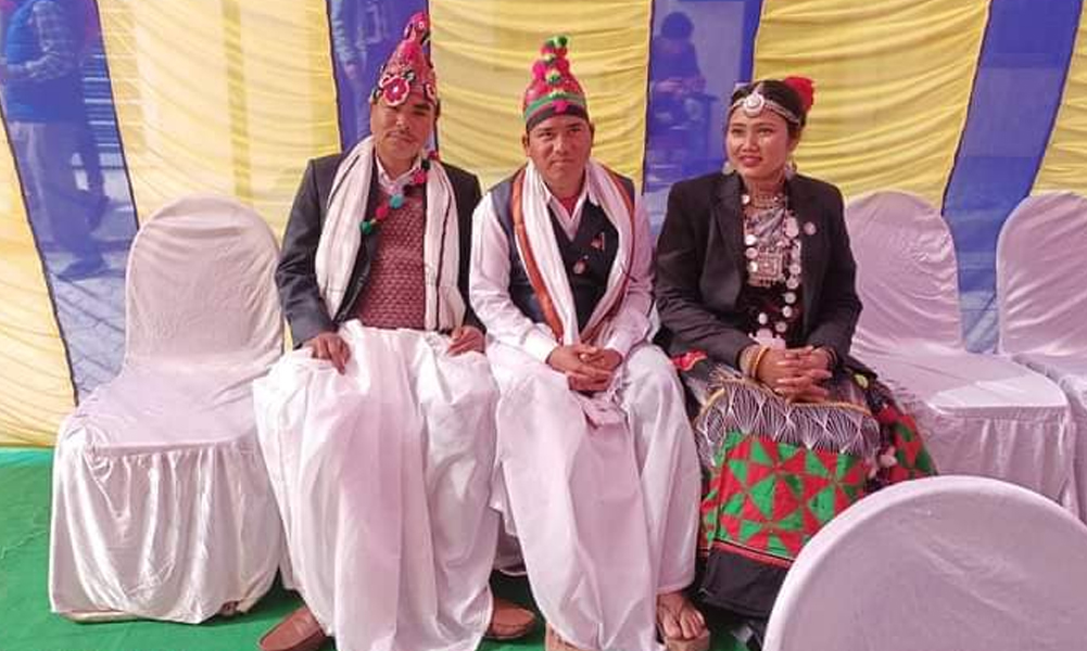 सुदूरपश्चिममा ६ जनाले लिए थारू भाषामा सपथ