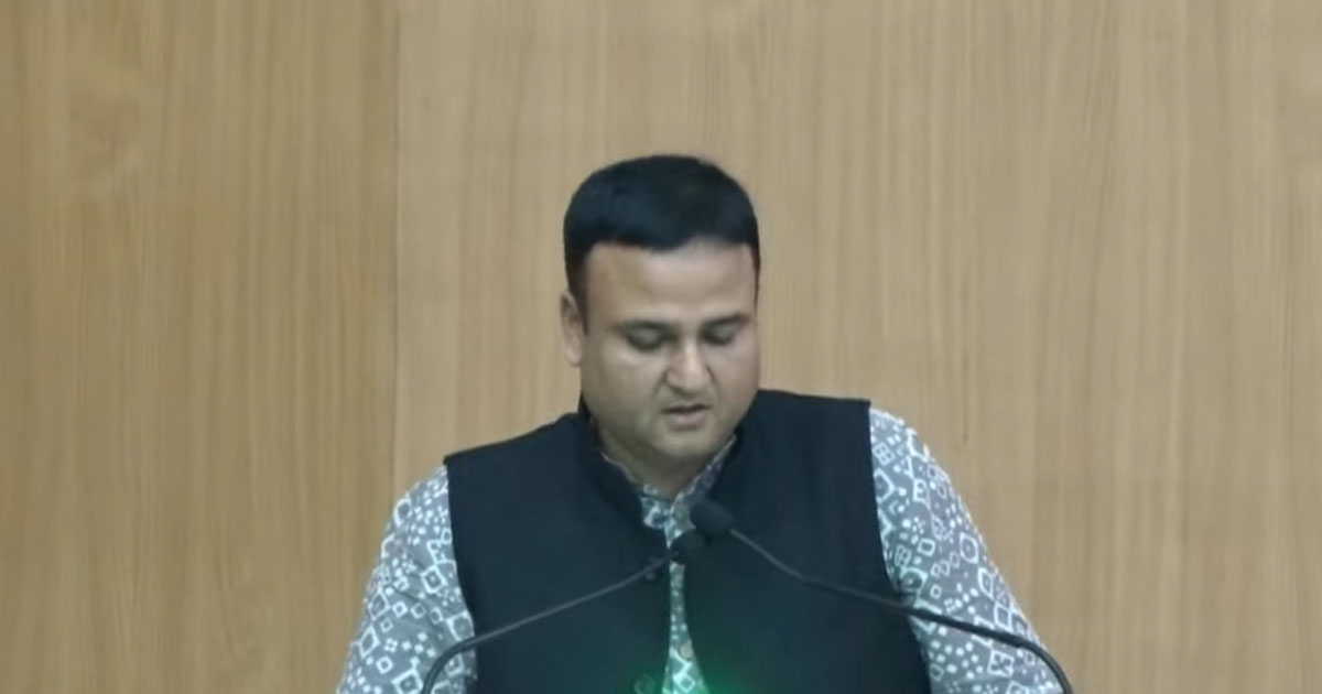 कोशीमा थारू भाषालाई कामकाजको भाषा नबनाएपछि प्रचण्डका ज्वाइँ आचार्य आक्रोशित