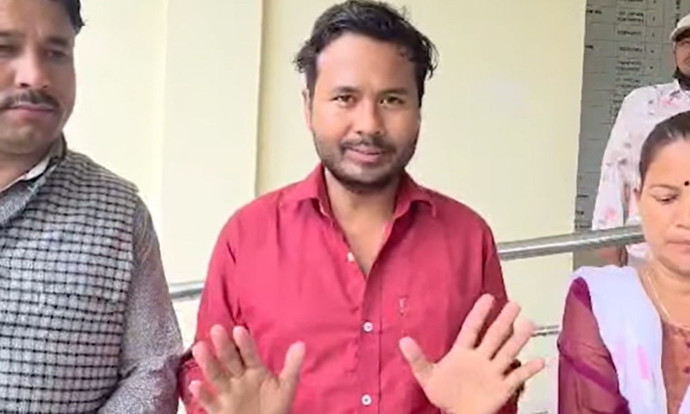 छोरीको पढाइको जिम्मेवारी प्रशासनले लिएपछि भरतको शव बुझ्न तयार भए परिवार, प्रहरीमा दिए जाहेरी