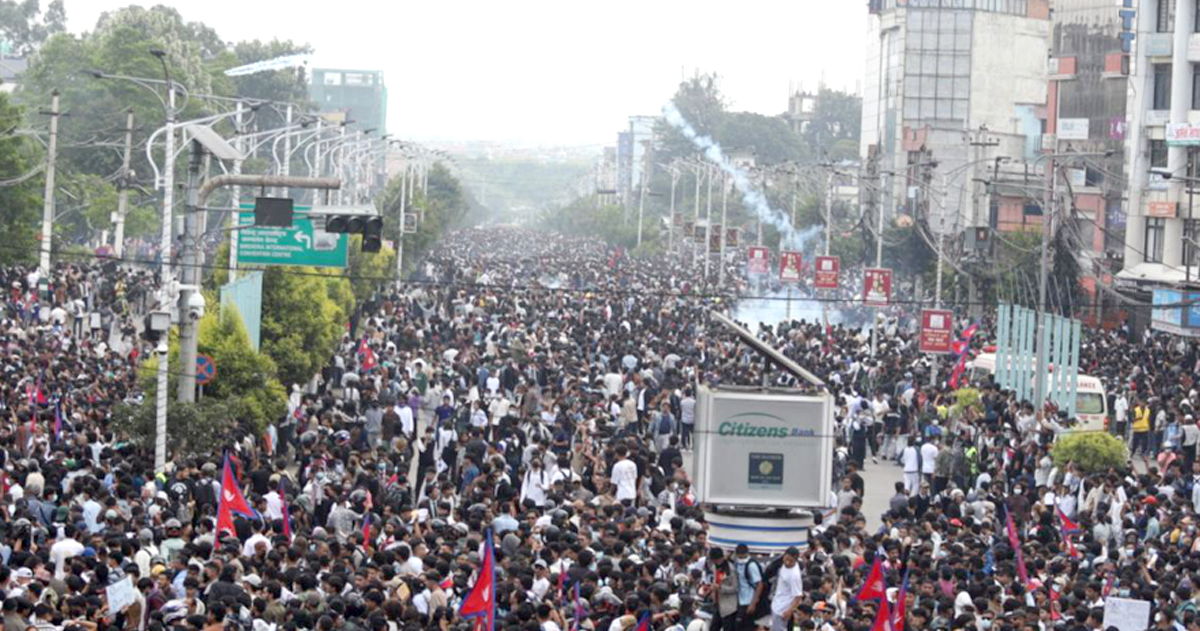 जेनजीको प्रदर्शनमा कम्तीमा १३ जनाको मृत्यु