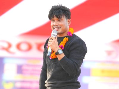 गायक आरके थारूले बनाए संघाति ब्यान्ड, खिचरा महोत्सवमा प्रस्तुती दिँदै