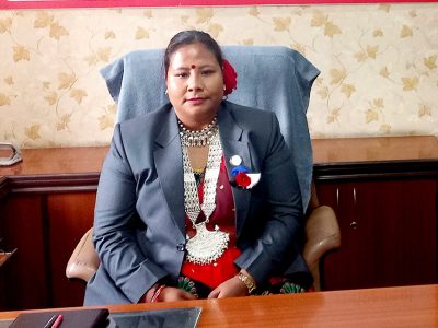 कृषिमन्त्री गीता चौधरीद्वारा पदभार ग्रहण, छनोट भएपछि मात्रै पहिलो निर्णयमा हस्ताक्षर गर्ने