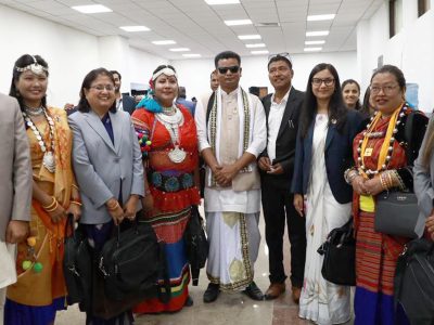 थारू सांसदहरूले लिए सपथ