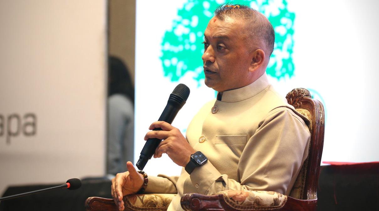 सबैलाई साथमा लिएर मुलकलाई सुशासन र समृद्धितर्फ अघि बढाउँछौं : गगन थापा