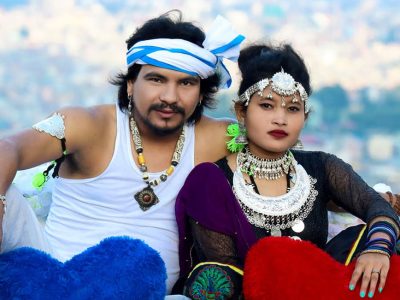 झुम्रा गीत विवादमा आएपछि राज र सोनु कुश्मीले भने- थारू लोकगीत कसैको निजी सम्पत्ति होइन